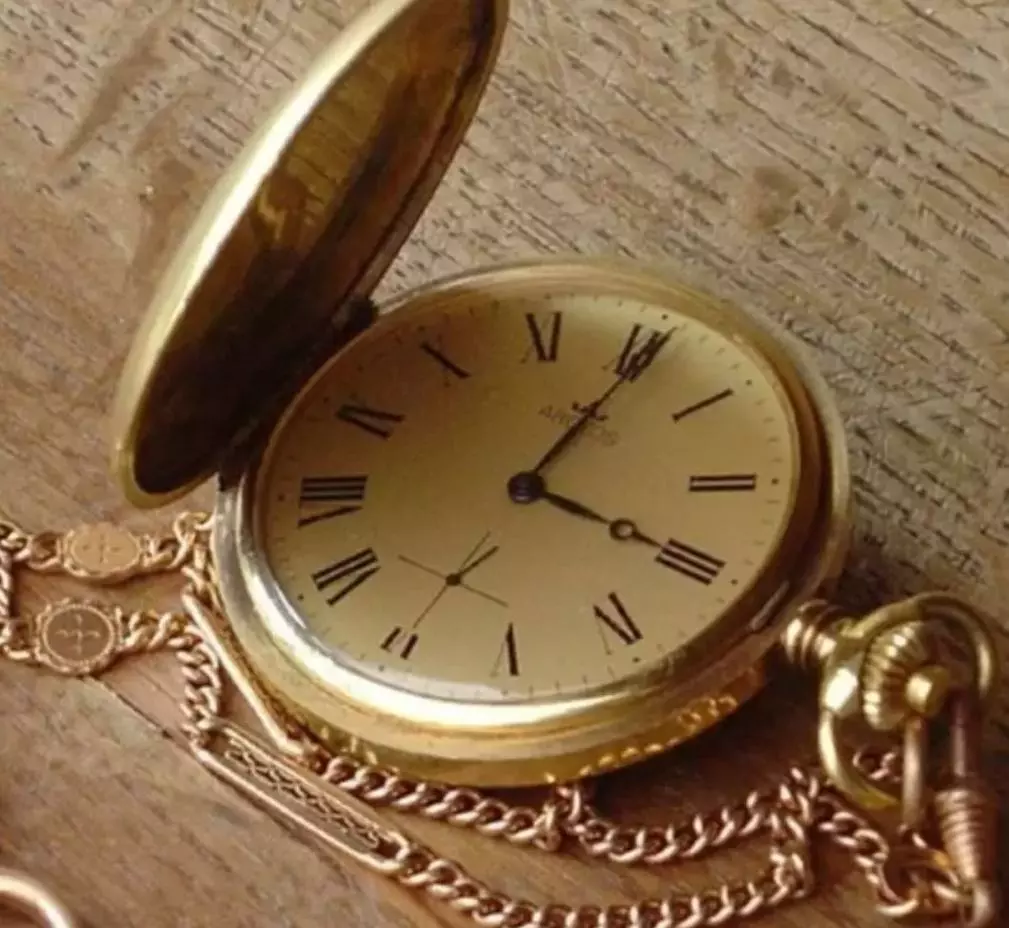Objets anciens à examiner avant un débarras de succession